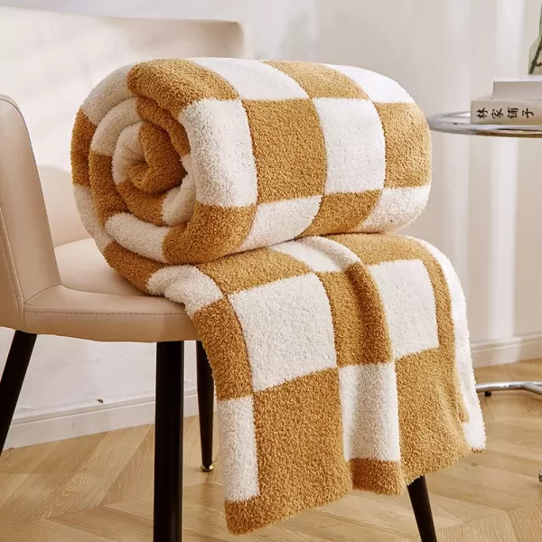 Checkered Throw Blanket 